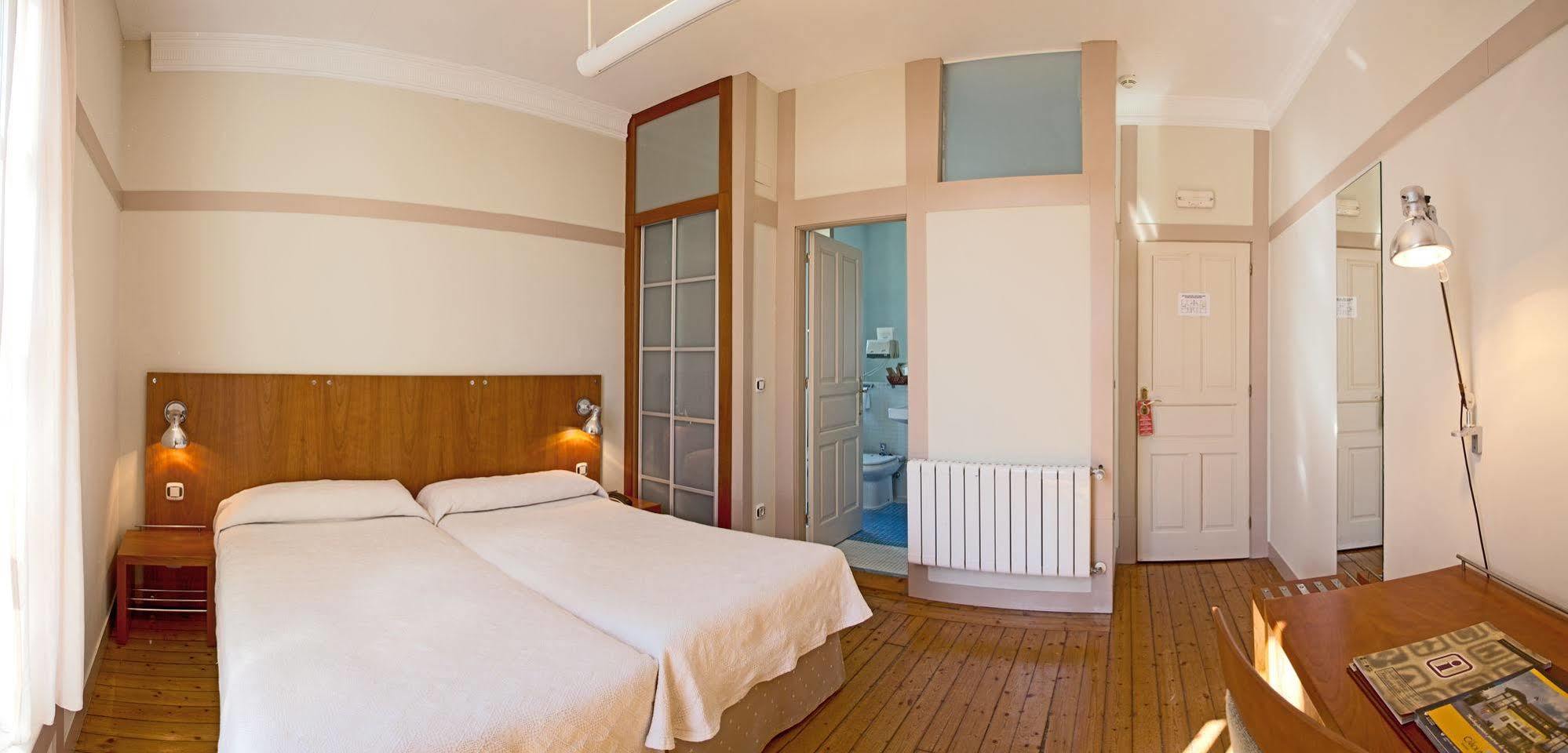 Carolinas Garden Guest house Santander
